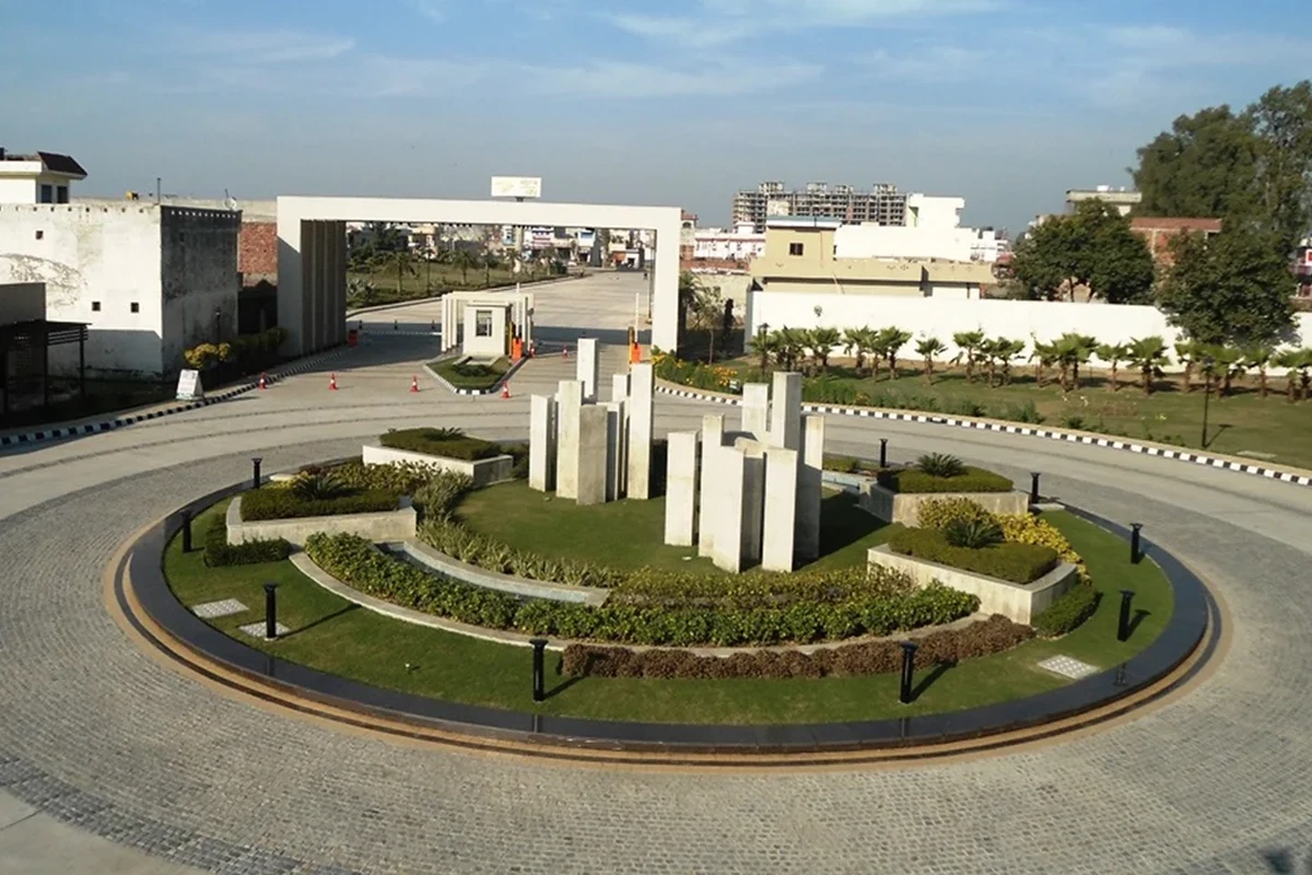 Landscaped roundabout at Alpha International City, Daburji, Amritsar